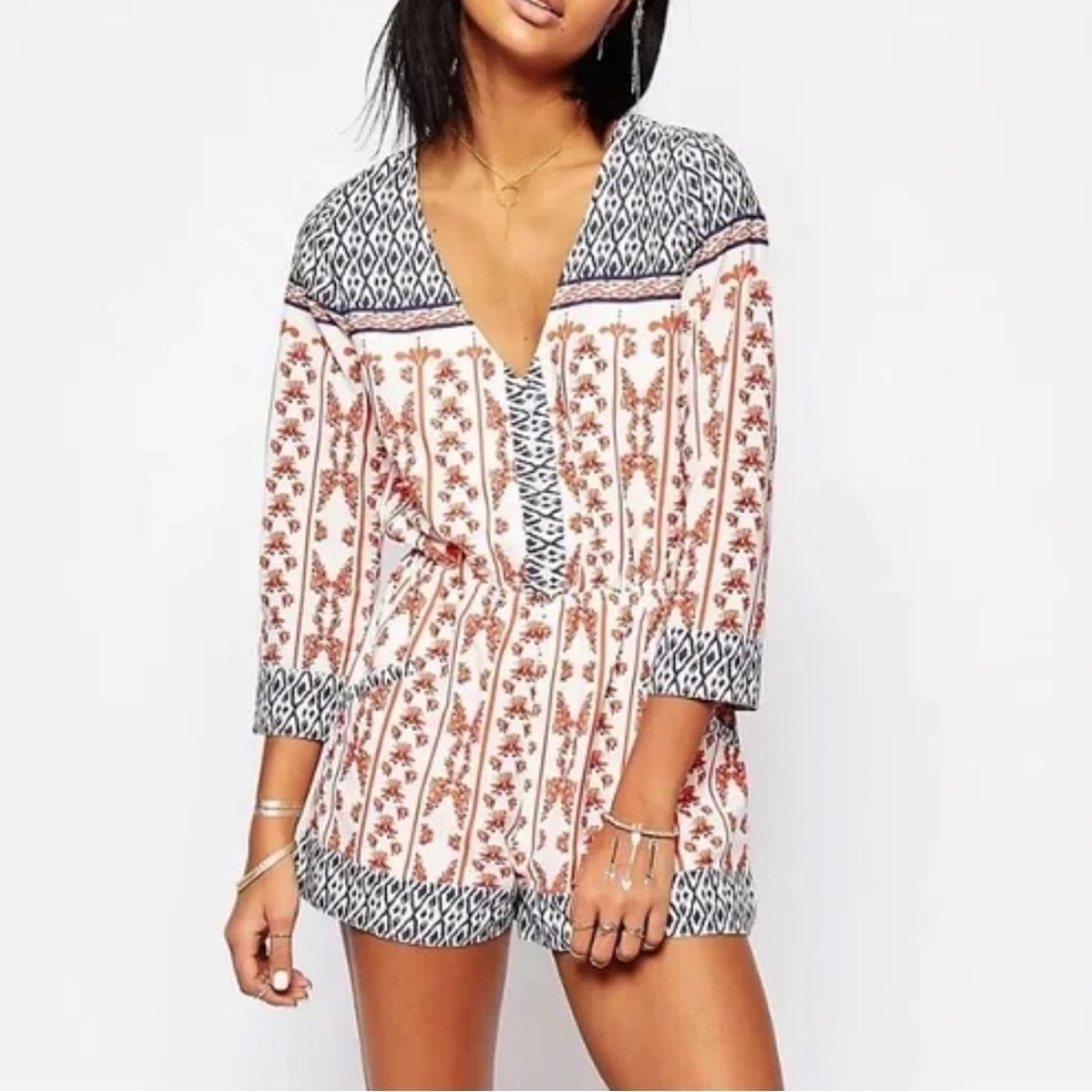 Tularosa Size XS Red White Blue Winston Floral Boho Romper Festival Hippie Boho